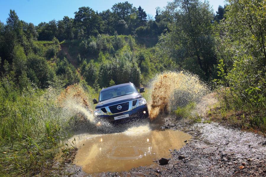  Nissan Patrol 2010 года  (фото 56 из 118)